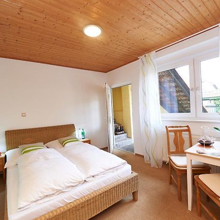 Gaestehaus Achenbach Wonsheim Exterior foto
